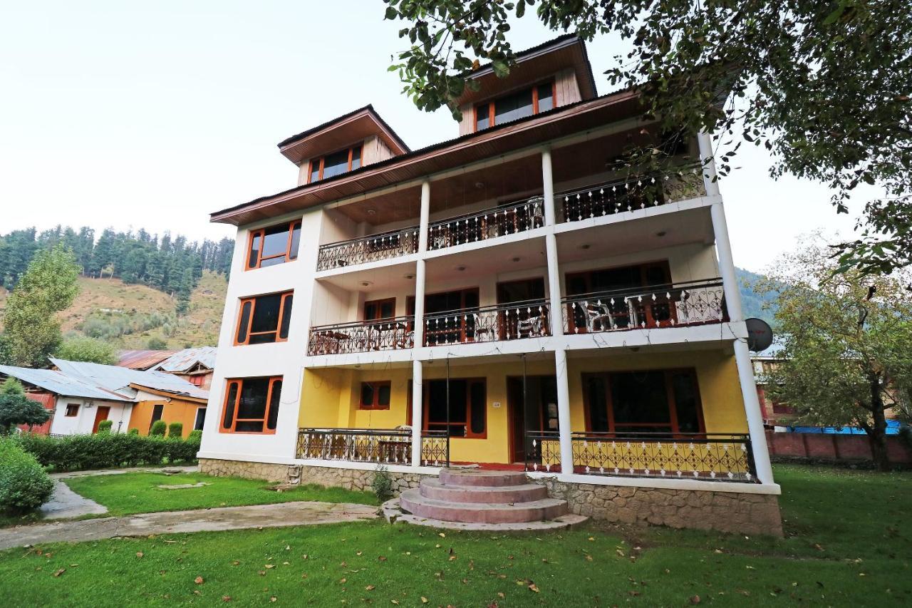 Oyo 18416 Hotel Park Palace Pahalgām Esterno foto