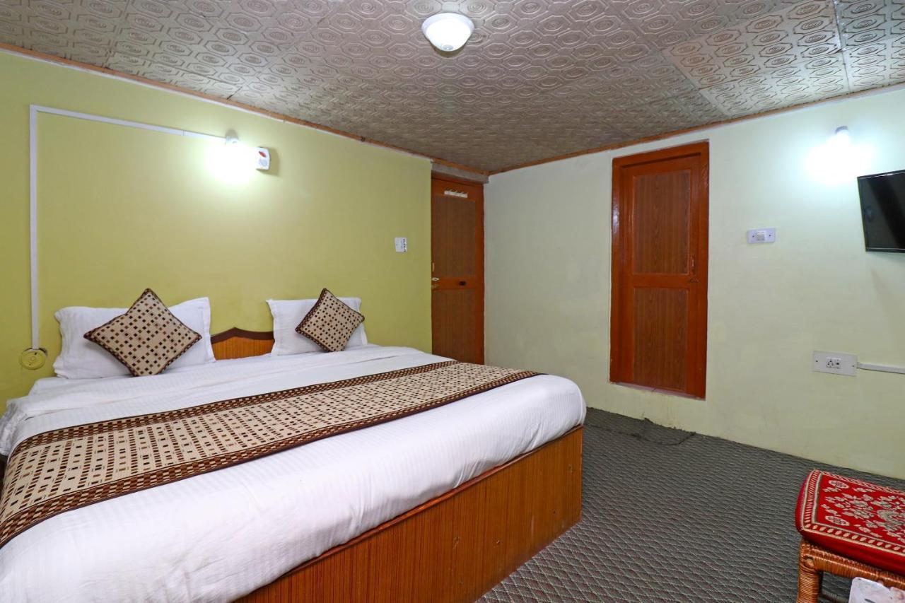 Oyo 18416 Hotel Park Palace Pahalgām Esterno foto
