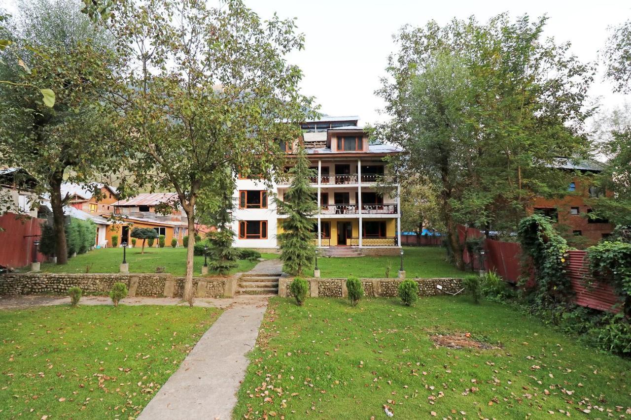 Oyo 18416 Hotel Park Palace Pahalgām Esterno foto