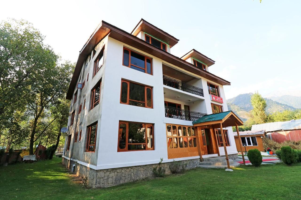 Oyo 18416 Hotel Park Palace Pahalgām Esterno foto