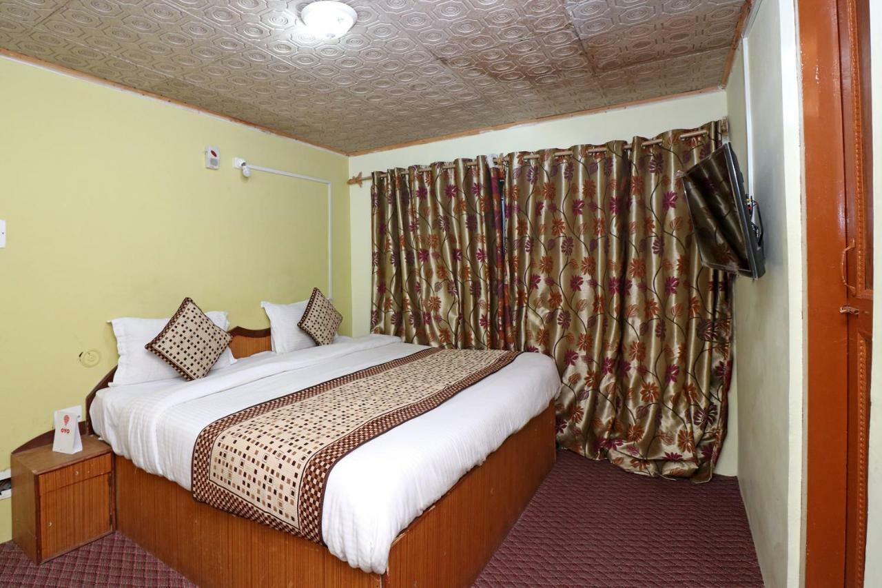 Oyo 18416 Hotel Park Palace Pahalgām Esterno foto